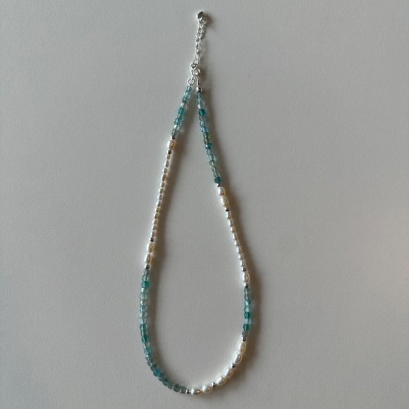 Freshwater pearl necklace with sterling silver clasp - Picture 3 of 3